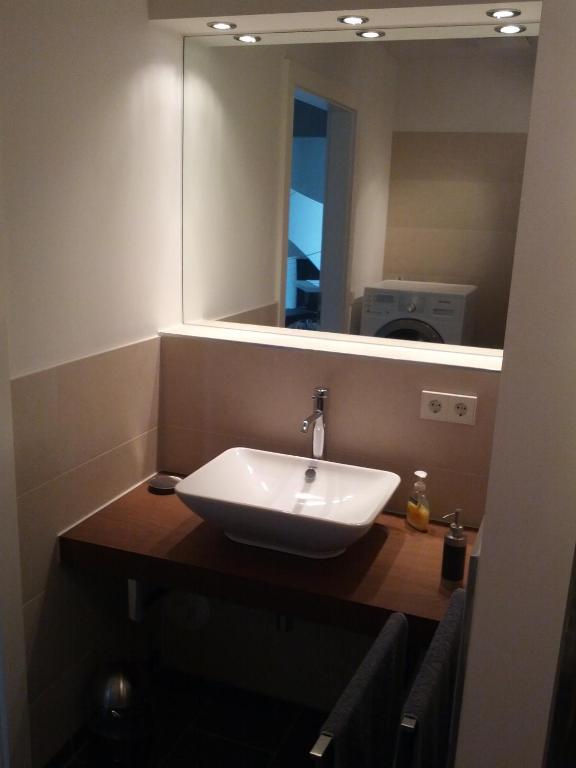 Pier One mit Balkon & Parkplatz - barrierefrei - ABC244 room 6